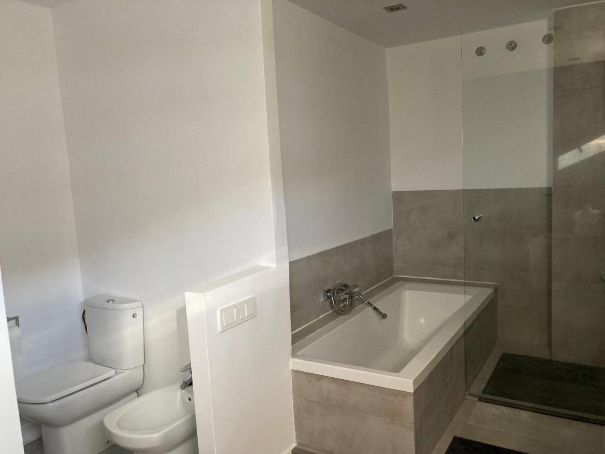 Piso Dos Dormitorios Muy Centrico Фуeнхирола Екстериор снимка